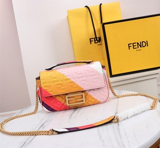 Fendi Handbags 512